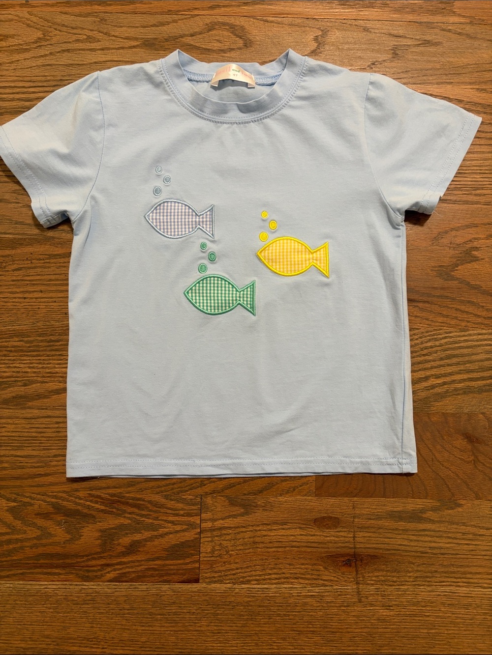 Cecil and Lou fish embroidered 4T Tshirt GUC